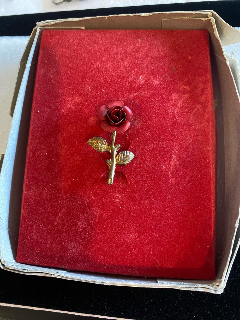 Red Rose Stem Brooch Pin - Classic Floral Jewelry